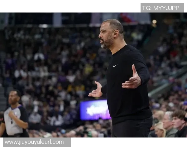 乌度卡强调快速出球的重要性避免高风险传球策略 乌度卡强调快速出球的重要性避免高风险传球策略