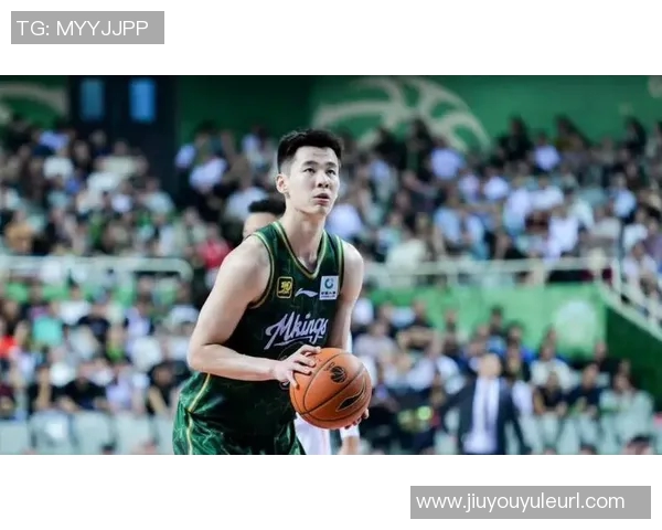 郭昊文表现出色尽管球队失利11投7中三分球命中率高达75砍下22分3篮板3助攻