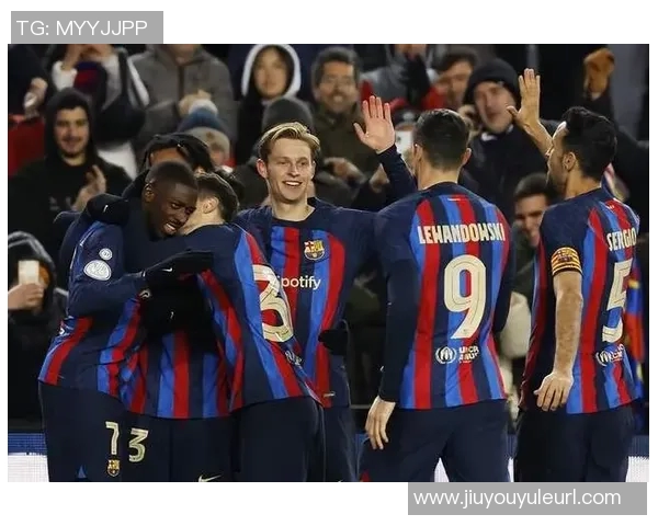 拉菲尼亚在社交媒体上向阿尔巴致敬感慨曾共战球场的荣耀时刻